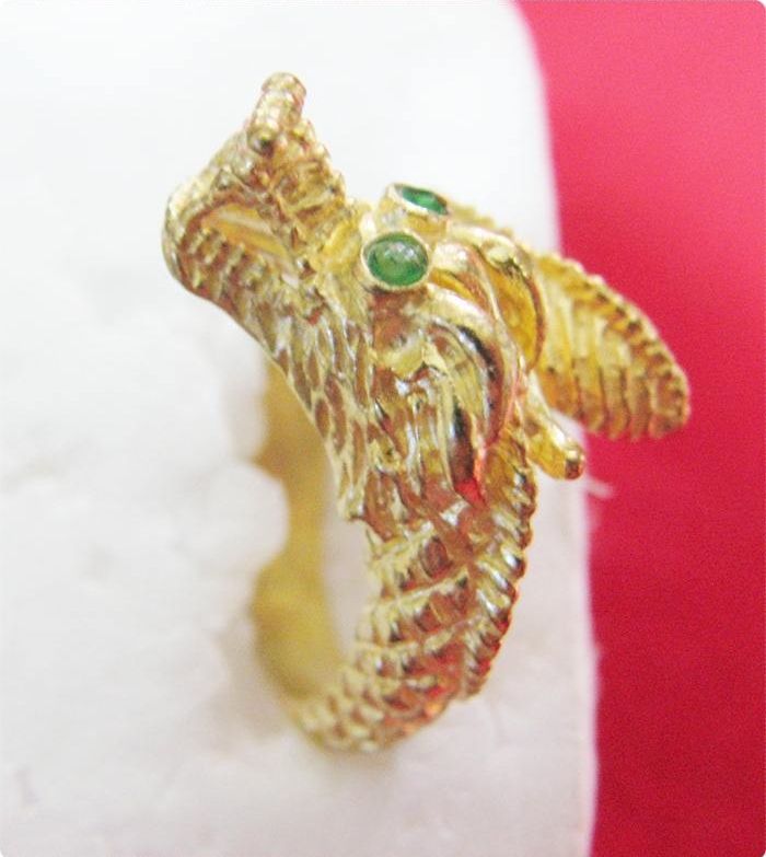 แหวนมังกรทองเหลืองประดับพลอยสีเขียว เจริญรุ่งเรือง โชคลาภวาสนาค่ะ