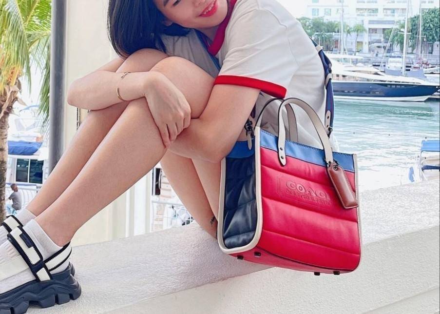 COACH CASUAL STYLE STREET STYLE 2WAY PLAIN LEATHER ELEGANT STYLE (C6958 C6852) 🌺 ที่สุด! ของที่สุด!! กระเป๋าถือ กระเป๋าสะพายรูปทรงสุดฮิต สุดคลาสสิค รุ่น UNISEX ที่ชิคๆ สบายๆ ได้ทั้งชายและหญิง// วัสดุหนังแท้ทั้งใบ ตัดเย็บด้วยหนังเนื้อนุ่มพิเศษ หนา 