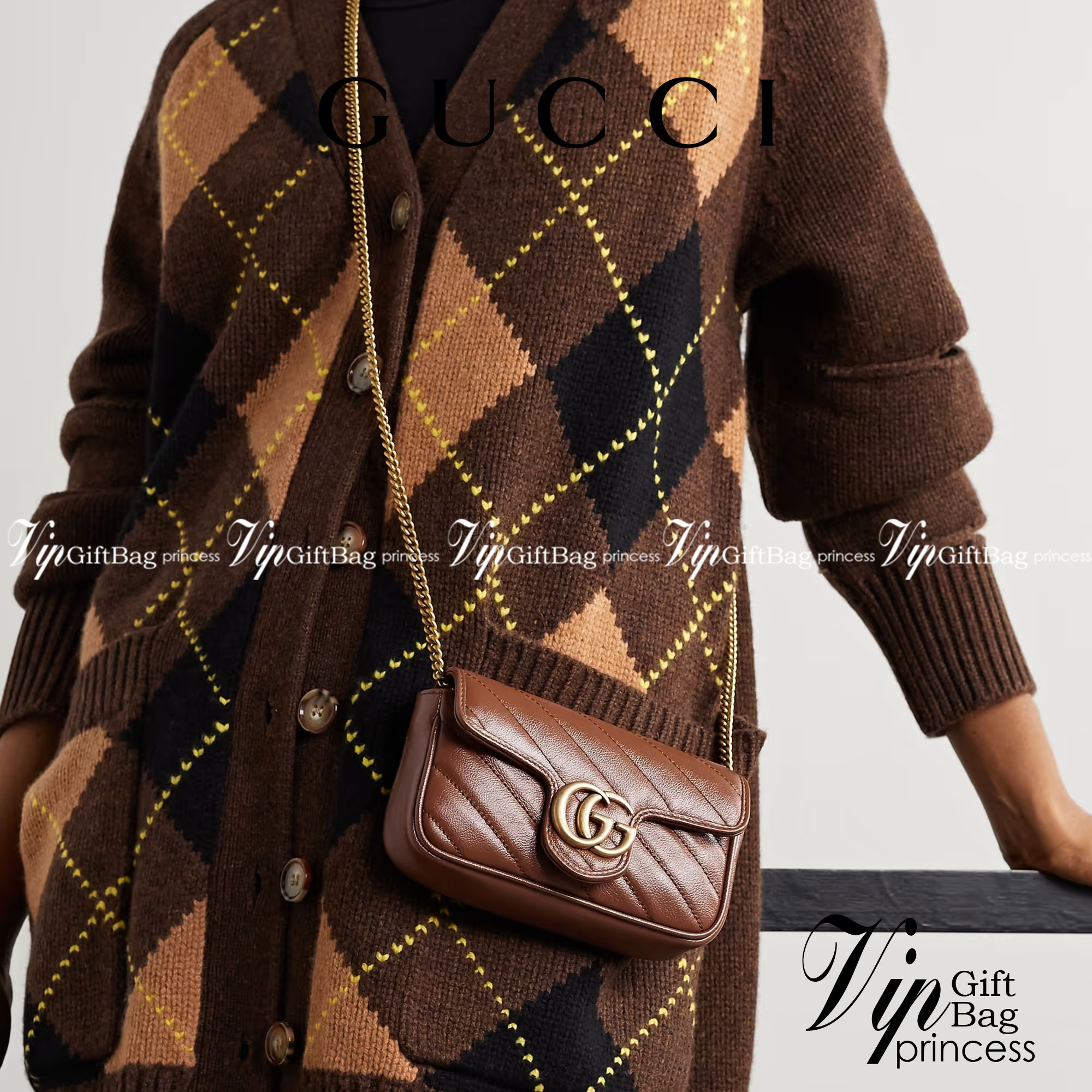 หนังแท้ GUCCI GG Marmont matelasse super mini bag / GG Marmont super mini quilted leather shoulder bag กระเป๋าสะพายข้างใบเล็ก น้องมินิ น่ารั๊กมุ้งมิ้ง วัสดุหนังแท้เชฟรอน สายสะพายแบบโซ่ อะไหล่ทองหรูหรา ด้านหน้าประดับโลโก้แบรนด์หรู ทนทาน แข็งแรง น้ำหนักเบา 