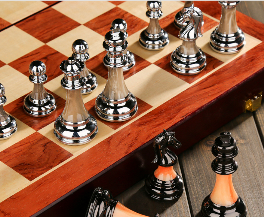 ชุดหมากรุกสากลไฮเอน(High End)ตัวอะคริลิคช่องขนาด 5x5 cm. ขนาดกระดาน45x45 cm.