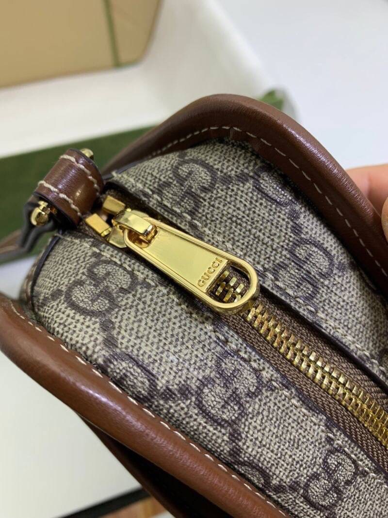 VIP 】หนังแท้ GUCCI Mini Bag With Interlocking G In GG Supreme And Brown Leather พร้อมส่งที่ไทย กระเป๋าสะพายดีไซน์สวย ใช้ได้ทั้งชายหญิง คลาสสิคและน่ารักในตัว ใช้งานง่าย ใช้ได้หลายโอกาส งานหนังแท้ สวยมากค่ะ