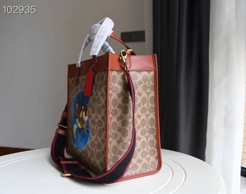 ของแท้ Coach LUNAR NEW YEAR FIELD TOTE IN SIGNATURE CANVAS WITH OX