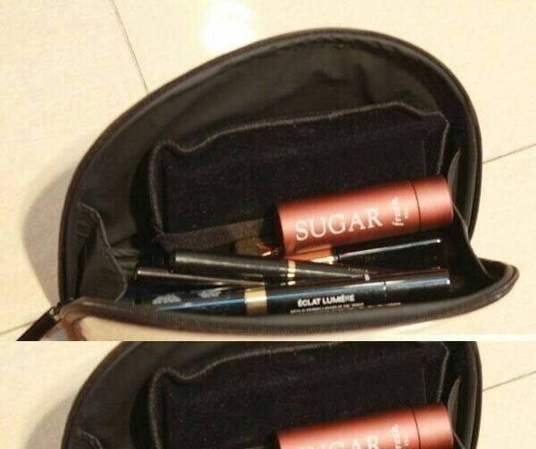 พร้อมส่งสินค้าขายดี **เซ็ตคู่ถูกใจ ((2in1)) Chanel Best Seller! รุ่นยอดนิยมตลอดกาล Chanel Holiday Glossimer Duo Cosmetic Pouch Set กระเป๋าอเนกประสงค์พรีเมี่ยมเเท้จาก Chanel Cosmetic Counter (ซื้อ 1 ได้ถึง 2 ใบ) มาครบเซททั้งใบใหญ่เเละใบเล็ก วัสดุ PVC เนื้อ