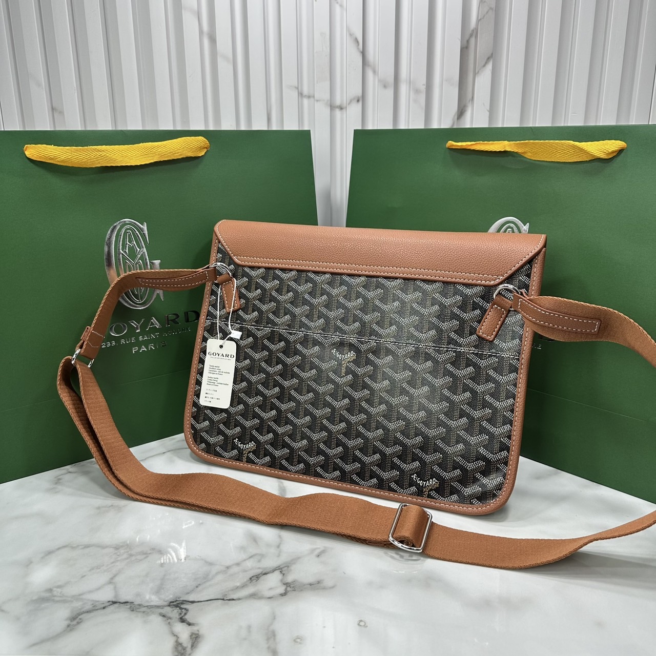 ORI หนังแท้ | Goyard Coursier Messenger bag กระเป๋าแมสเซ็นเจอร์ดีไซน์ใหม่ กะทัดรัดใช้งานได้อย่างคล่องตัว เหมาะมากสำหรับสายสปอร์ต ที่สุดของความหรูตอบโจทย์การใช้งาน ใบจริงสวยงามตามรูปค่ะ