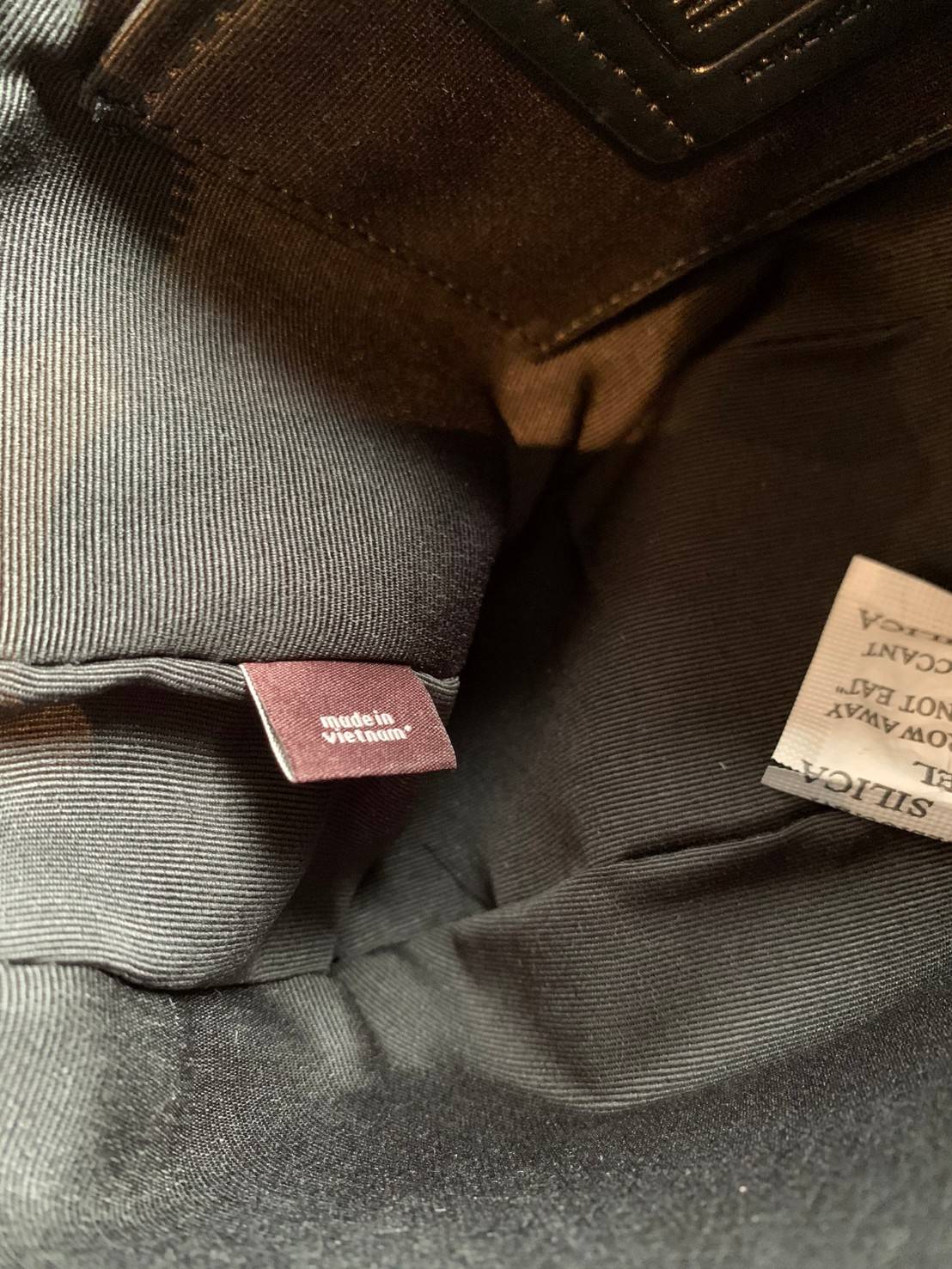 น้องออกใหม่ล่าสุดสวย หักใจไม่ลงเลยค่าา😘 COACH PENNIE SHOULDER BAG ((C7222)) พร้อมส่ง สีใหม่ล่าสุด ยังไม่มีในช๊อปไทยค่าา กระเป๋าหิ้ว//สะพายข้างได้ สุดคุ้ม! หนังแท้ชั้นดี ลายหนังสวย นิ่มมือดีมากๆค่ะ ปากกระเป๋าแบบซิปมีหนังห้อยเพิ่มความเก๋ ภายในกระเป๋