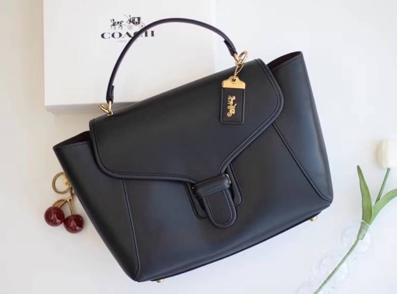 COACH COURIER CARRYALL 23 IN COLORBLOCK SIGNATURE CANVAS พร้อมส่ง 7 แบบ พร้อมส่ง ลุคดูไฮสุดๆค่ะ! กระเป๋าสะพายหนังหรูหราและคลาสสิค หนังแท้ชั้นดีที่สุด น้ำหนักเบา หนังสวยมากก สัมผัสแล้วหลงรักแน่นอนจ้าา😘