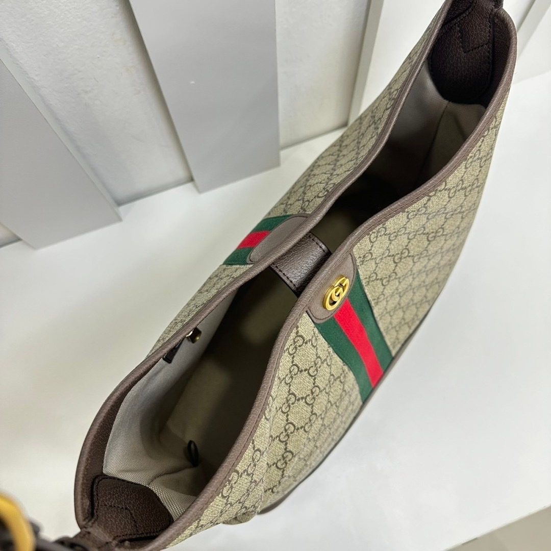 13" GUCCI OPHIDIA GG MEDIUM SHOULDER BAG Beige and ebony GG Supreme canvas Brown leather trim กระเป๋าสะพายไหล่ อะไหล่ทองหรูหรา