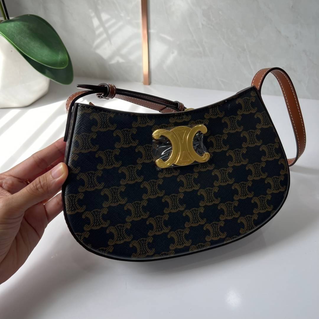 CELINE MEDIUM TILLY BAG IN SHINY CALFSKIN กระเป๋าสะพายไหล่/สะพาย คอลใหม่ทรงสวย มาแรง สวยหรูหรา