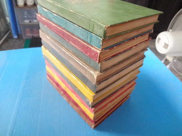 เลียดก๊ก จำนวน 12 เล่มจบ พิมพ์ครั้งที่หนึ่ง พ.ศ. 2506 ปกแข็ง