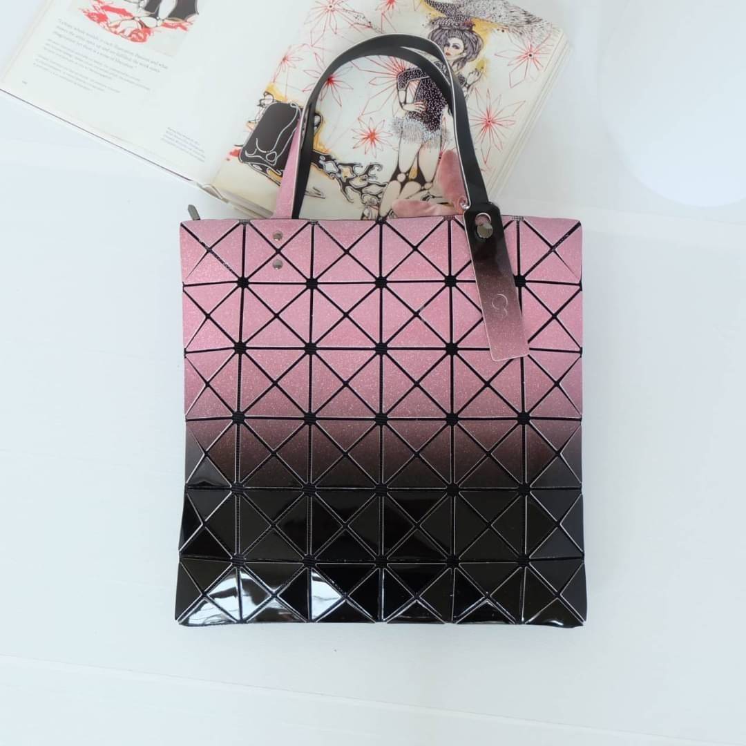 David Jones รุ่น Candy color ใบนี้ มาพร้อมกับน้องกระต่าย สีเข้า set กับกระเป๋าคะ