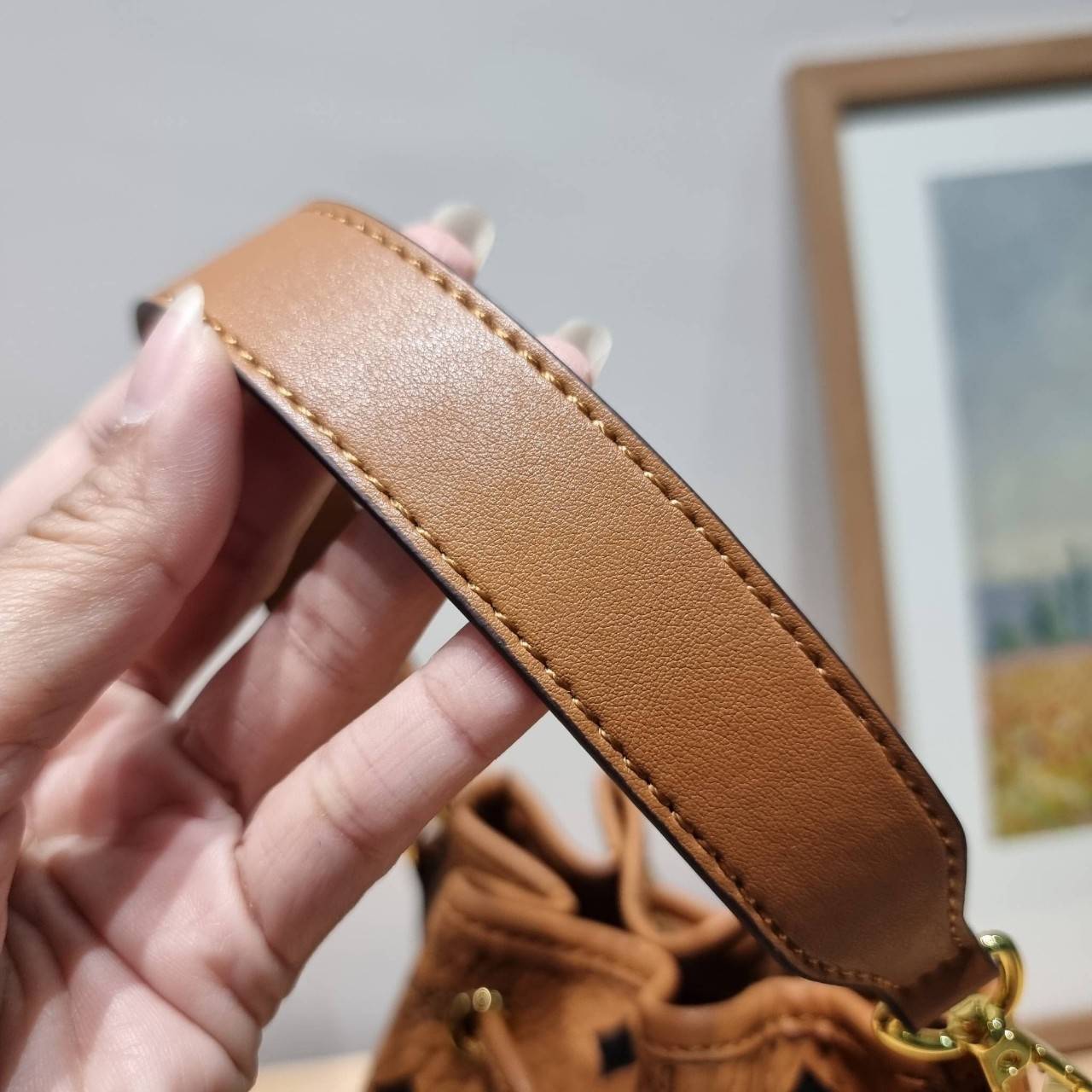 M.C.M MINI DESSAU DRAWSTRING BAG IN VISETOS กระเป๋าสะพายทรง bucket ไซส์ mini เกรดออริ สลับแท้ 1:1 ใช้งานต่างประเทศได้