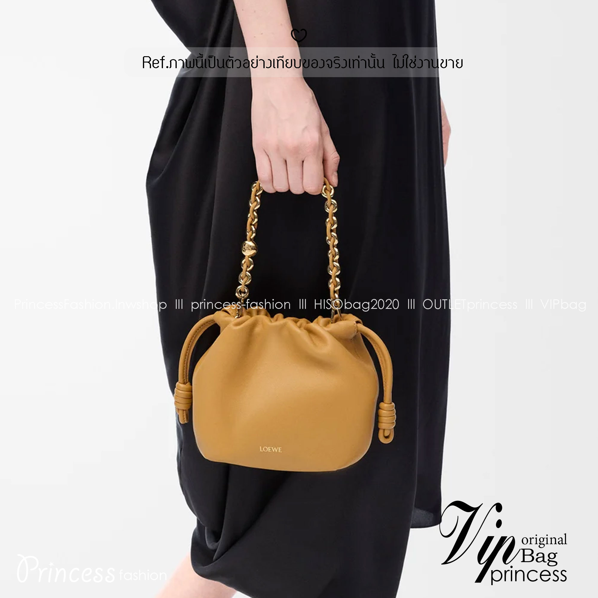 ORI หนังแท้ | LOEWE Mini Flamenco purse in mellow nappa leather / Loewe Bucket Bag กระเป๋าสะพายทรงบัคเก็ตไซส์มินิ หนังเรียบสวยหรู เรียบง่าย หนังแท้ผิวสัมผัสนุ่มมือ น้ำหนักเบาและนุ่มสบาย ดีไซน์จับจีบ เชือกผูกแบบปมโบราณ และสายโซ่รูปโดนัท