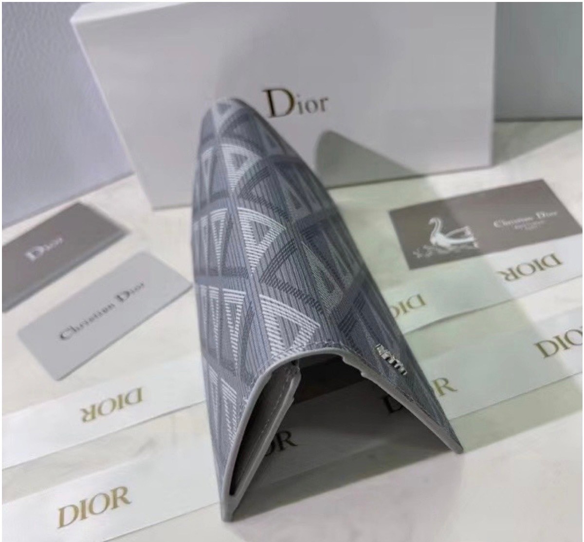DIOR Vertical Long Wallet Dior CD Diamond Canvas กระเป๋าสตางค์ใบยาว พร้อมส่งที่ไทย ภาพสินค้าถ่ายจากงานขายจริง ใช้งานต่างประเทศได้