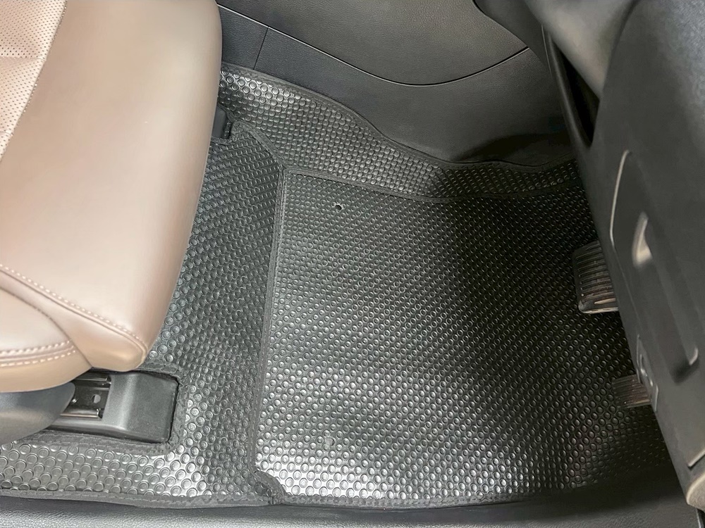 ยางปูพื้นรถยนต์ BYD M6 2024 พรมกระดุม บีวายดี เอ็ม6 เข้ารูป ในรถ เต็มคัน