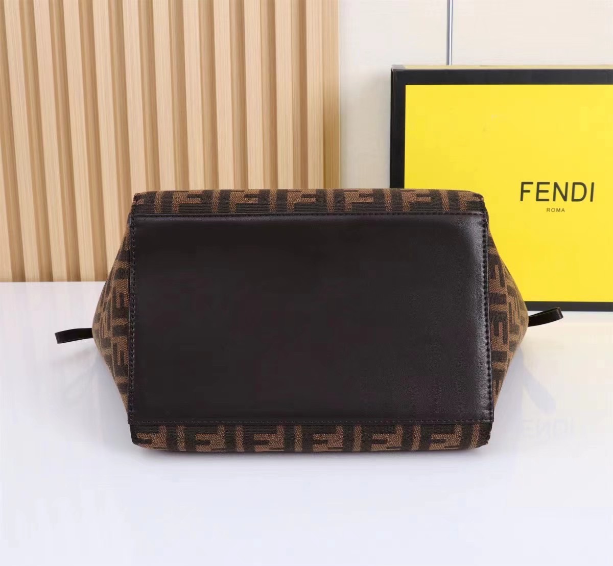 พร้อมส่ง 3 สี FENDI Origami Large Brown FF jacquard fabric bag / FENDI Tote Bag กระเป๋าทรงโท้ทใบใหญ่ สะพายได้2ทรงรูปลักษณ์สวยงามทันสมัย 🧡 เกรดออริจินอล 1:1 สลับแท้