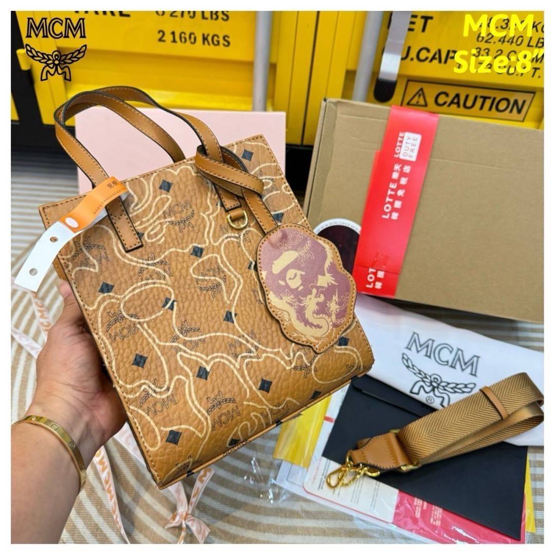 M.C.M X BAPE AREN TOTE IN VISETOS กระเป๋าทรงโท้ท รุ่นใหม่ BAPE® CAMO สวยเท่ เกรดไฮเอน 1:1 ใช้งานต่างประเทศได้