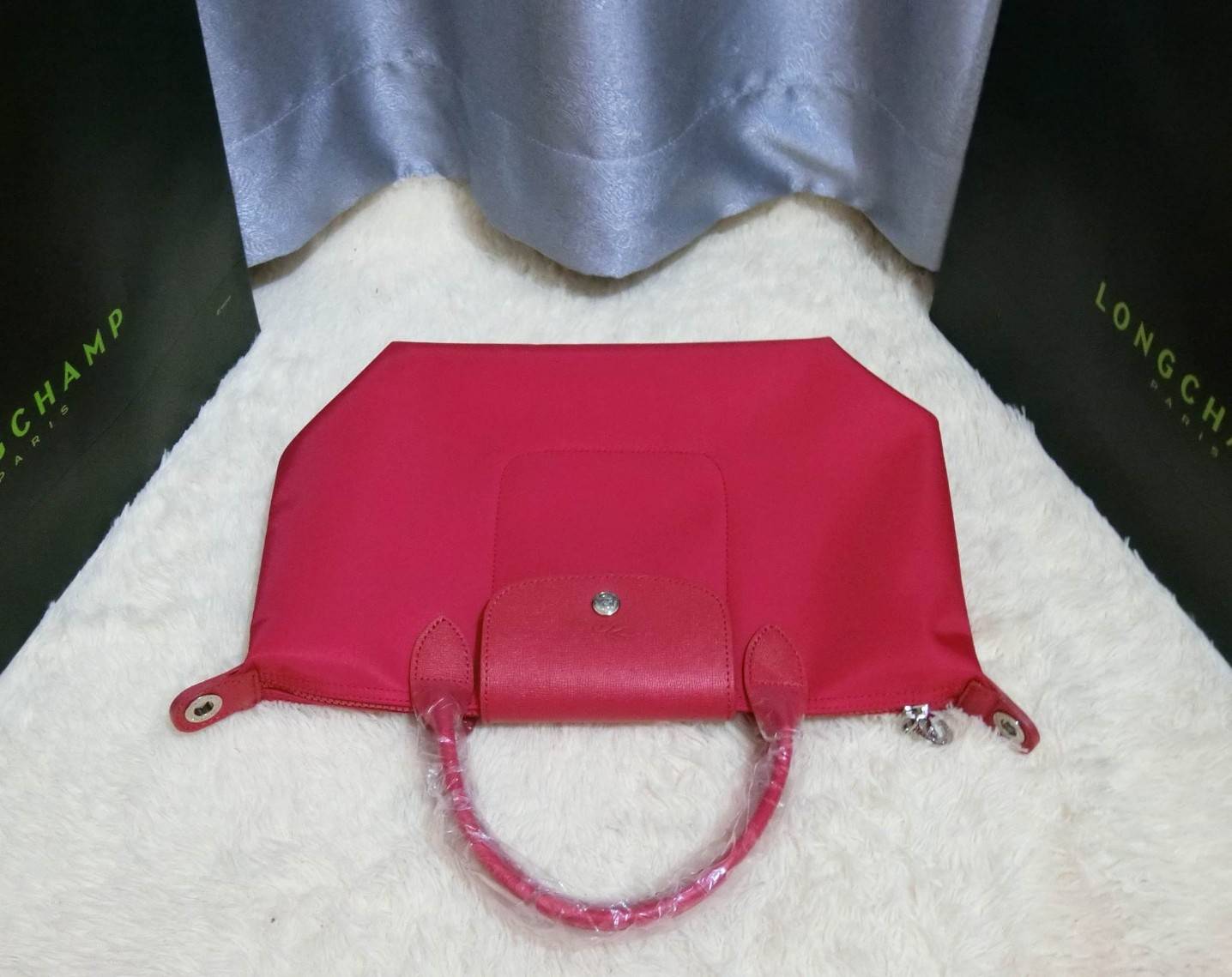 Longchamp Size S สินค้าใหม่ ของแท้!! เป็นล็อตผลิตเกินออเดอร์จากโรงงาน มาพร้อมการ์ด/ถุงผ้าแบรนด์/ถุงกระดาษแบรนด์ Size S: 25 x H. 23 x 16 cm. Color: Rose Pink 270