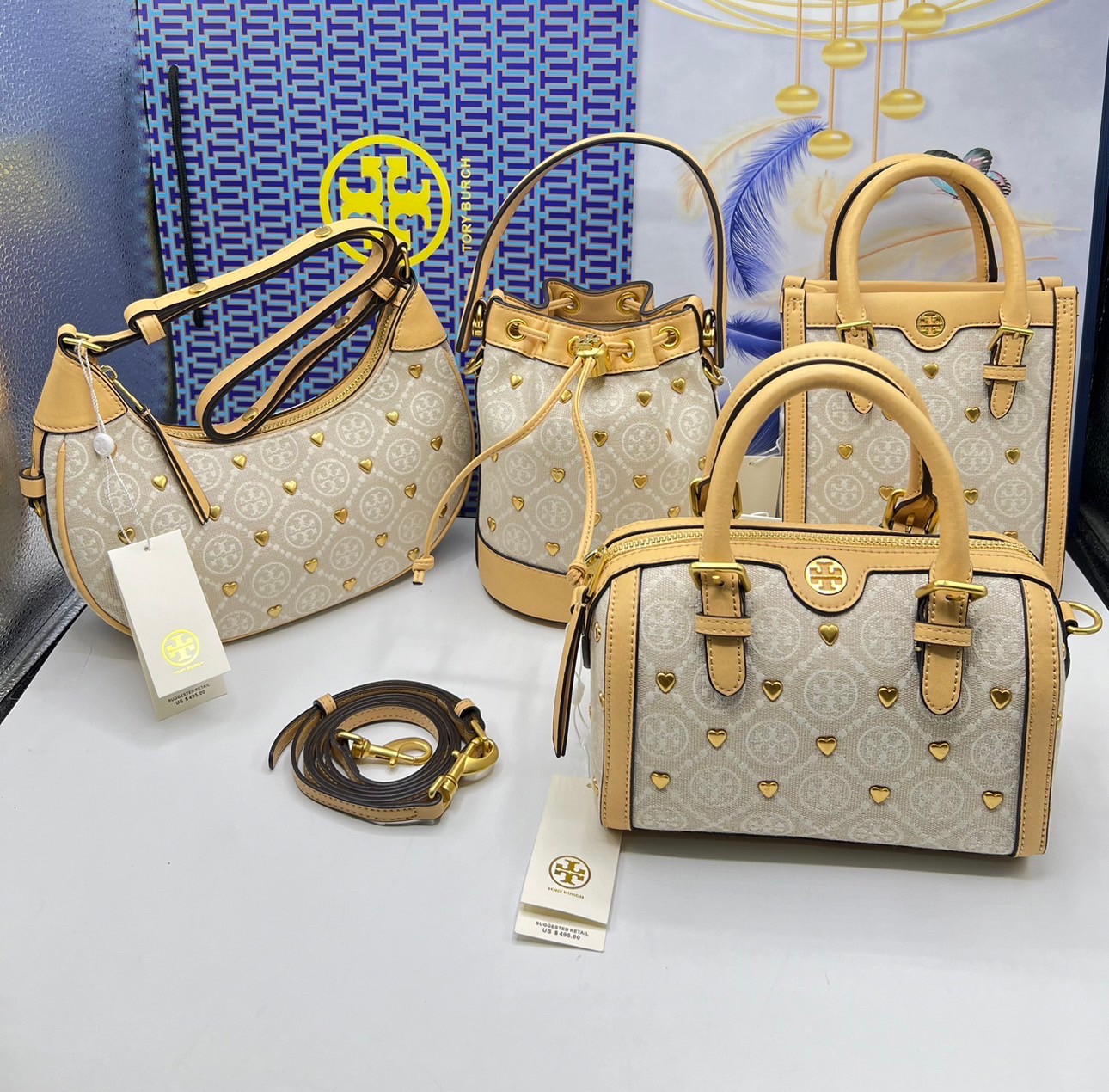 TORY BURCH Mini T Monogram Tote ivory multi heart shape / Tory Mini Tote Bag กระเป๋าทรงโท้ทมินิแต่งหัวใจสีทองสวยหรู น่ารักรุ่นใหม่ล่าสุด เกรดท็อปออริ เทียบแท้ 1:1 เกรดดีสุด ใช้งานต่างประเทศได้