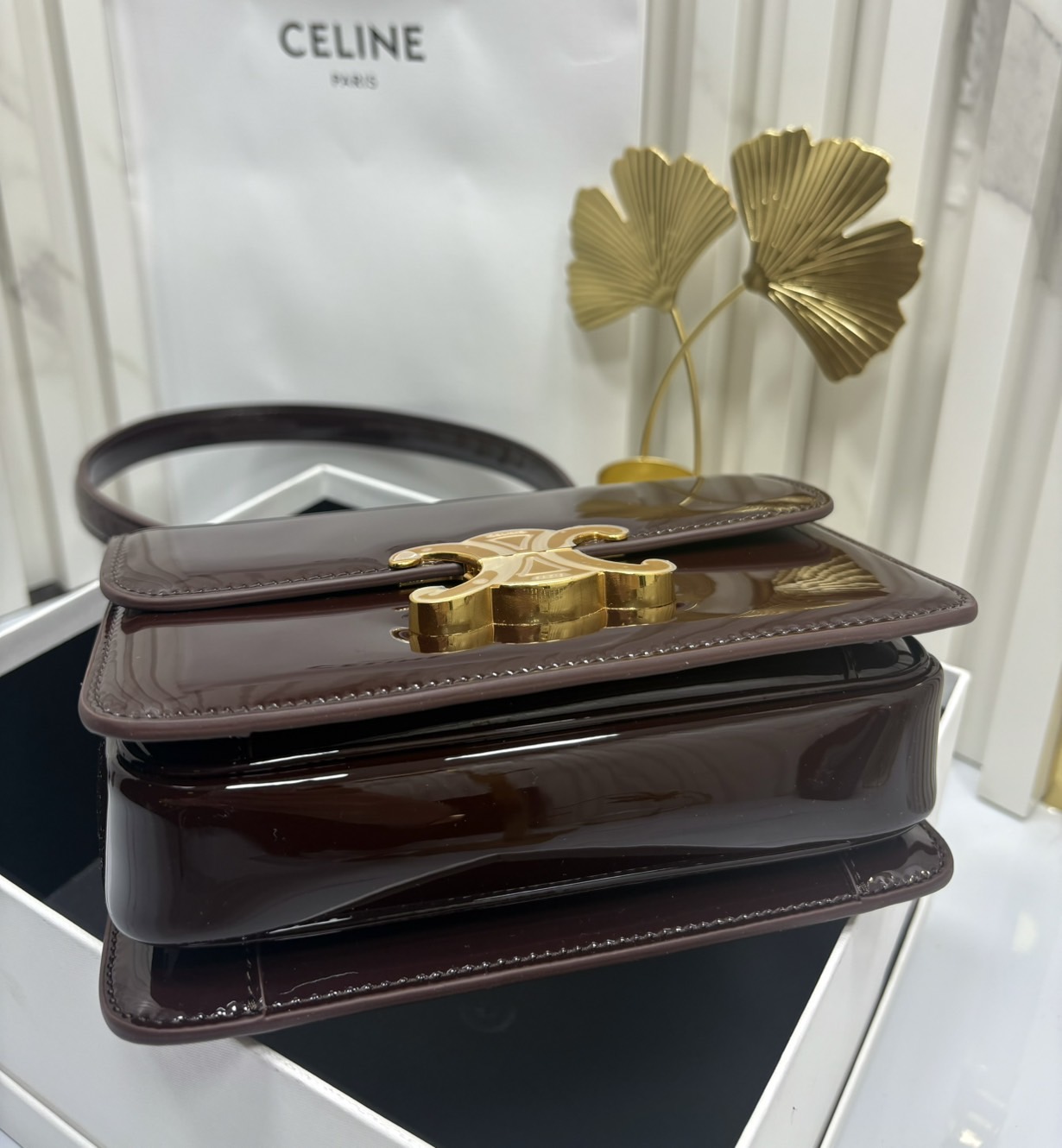 CELINE TEEN GARANCE bag in PATENT CALFSKIN กระเป๋าสะพายไหล่หนังแท้ รุ่นใหม่ล่าสุดหนังเงาสวยงามหรูหรา 🤍 เกรดออริจินอล สลับแท้ 1:1 ภาพถ่ายจากงานขายจริง ใช้งานต่างประเทศได้