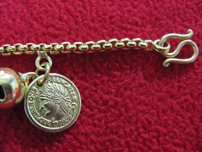 สินค้าจองค่ะ สร้อยข้อมือทองเหลือง+จี้รูปเหรียญเล็กค่ะ