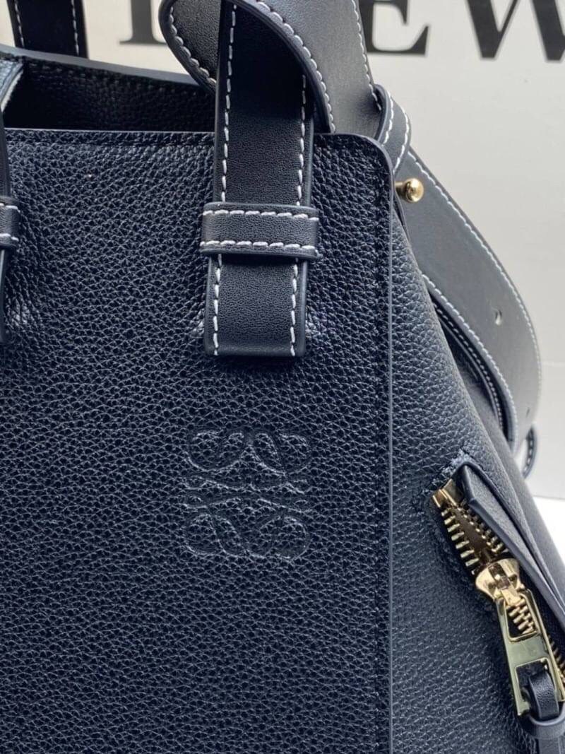 พรีเมี่ยมกิ๊ฟแท้ 100% 】งานหนังแท้ Loewe Hammock small textured-leather shoulder bag BLACK
