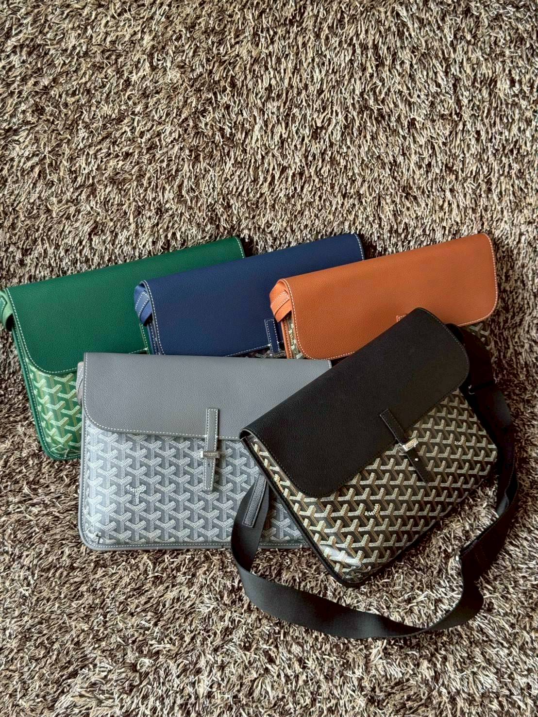 ORI หนังแท้ | Goyard Coursier Messenger bag กระเป๋าทรงแมสเซ็นเจอร์ดีไซน์ใหม่เพรียวบาง น้ําหนักเบากะทัดรัด ภายในมีช่องหลักขนาดใหญ่และกระเป๋า มีช่องด้านหลังสําหรับจัดเก็บสิ่งจําเป็นในชีวิตประจําวัน
