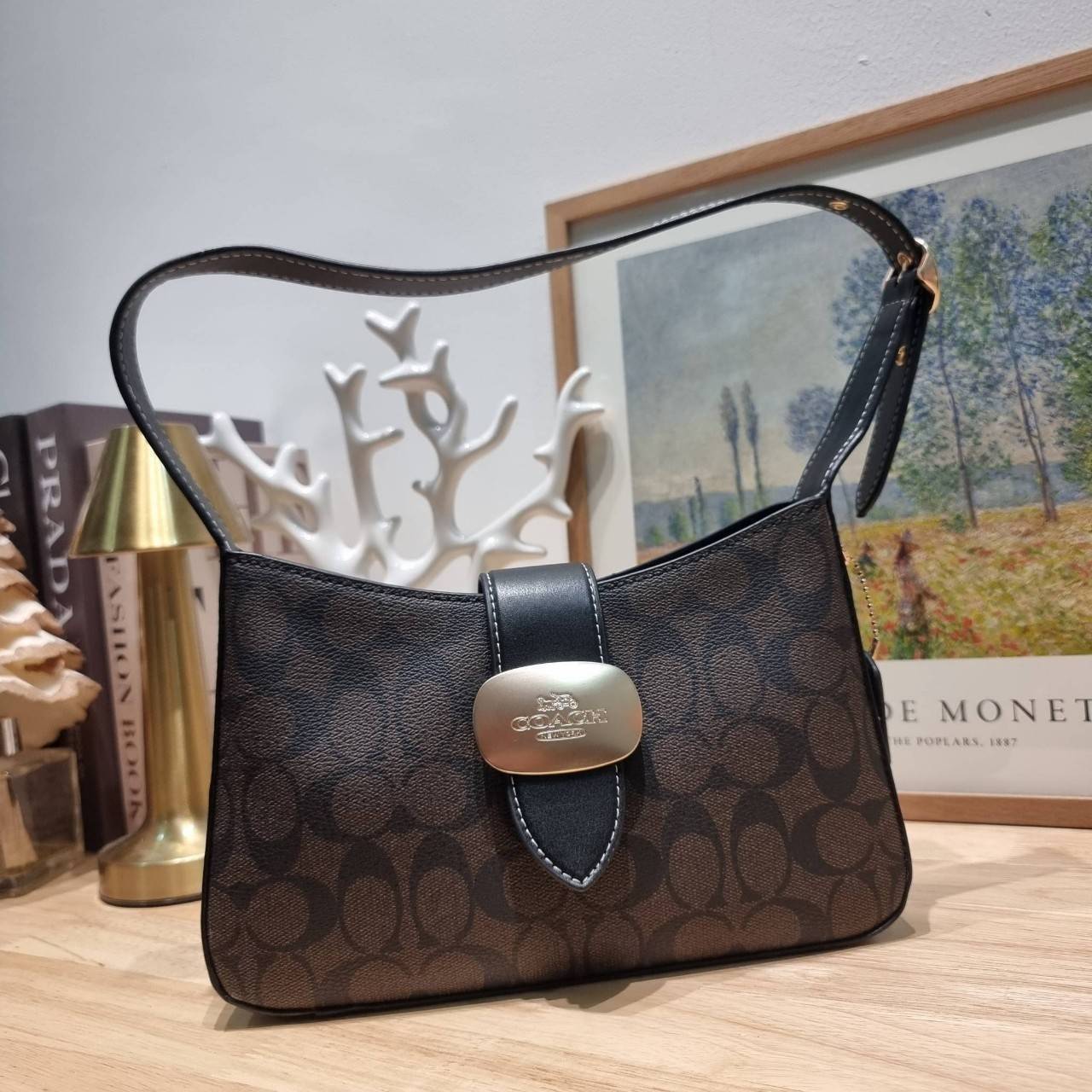 COACH ELIZA SHOULDER BAG IN SIGNATURE CANVAS CR532 / CR533 กระเป๋าสะพายไหล่ทรงโฮโบสุดหรู ดีไซน์โลโก้แบบใหม่สวยเด่น เกรดท็อปออริ เกรดดีสุด สลับแท้ 1:1 ใช้ต่างประเทศได้