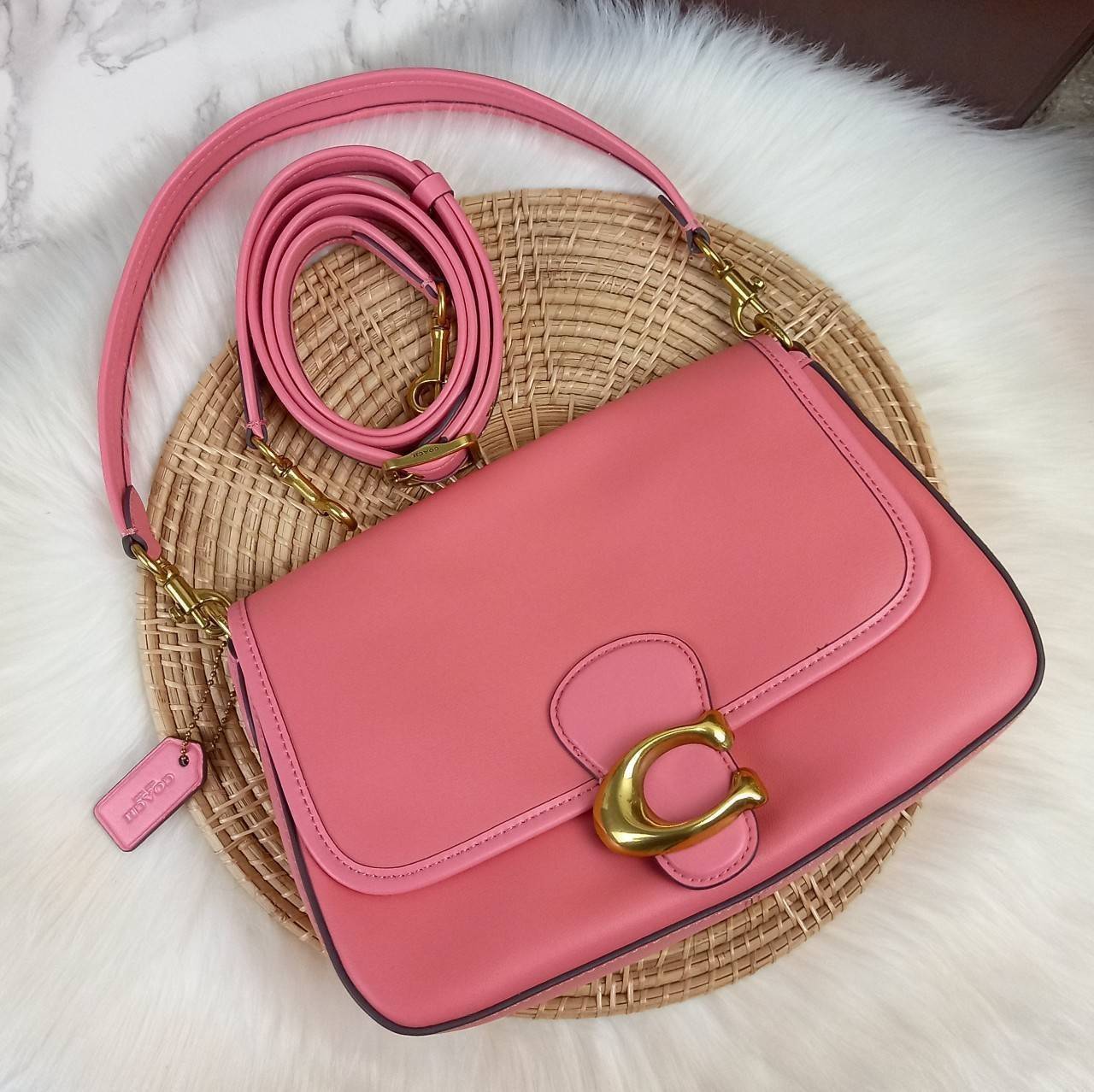 COACH SOFT TABBY SHOULDER BAG (C4823//C5261) กระเป๋าถือ กระเป๋าสะพาย ที่ใครๆก็เข้าถึงได้ หรูหรา คลาสสิค ลุคเรียบร้อย แต่ความสวยไม่น้อย! ดาเมจความลุคผู้ดีรุนแรงมาก!!เกินต้าน!!// วัสดุหนังแท้ทั้งใบ หนังเรียบ หนังนิ่มมากๆ อยู่ทรงสวยมากๆด้วย// ด้านในโล่งกว้าง