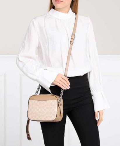 สินค้าขายดี พร้อมสีใหม่ 3สี ในไทยยังไม่มีค่ะ !! COACH SIGNATURE CROSSBODY BOX BAG ((F31208)) กระเป๋าสะพายวัสดุหนังแท้ จาก coach factory outlet หนังนิ่ม ทรงสวย ตัวกระเป๋าลายแบรนด์ ตัดขอบหนังเรียบได้สวยงามค่ะ ด้านหน้า-หลัง มีช่องสำหรับใส่ของ เปิดปิดกระเป๋าแ