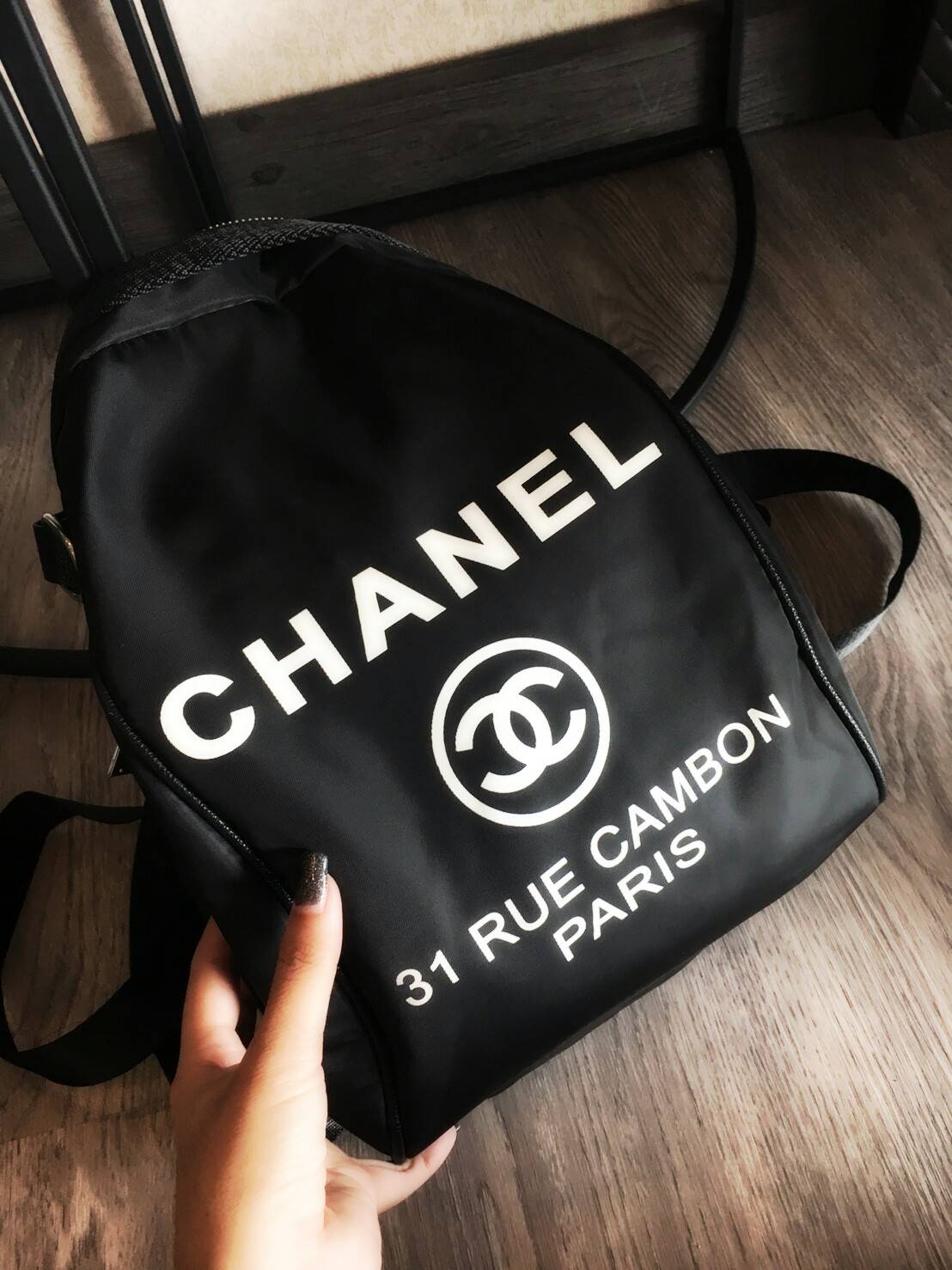 New item! must have kaa กระเป๋าเป้ nylon คลาสสิค จากพรีเมี่ยมกิ้ฟ แบรนด์ Chanel กับทรง Chanel Nylon 2way backpack โดดเด่นด้วยดีไซน์เป้เก๋กู๊ดดด ตัวกระเป๋าไนล่อน ทั้งใบ อะไหล่เงินเงา **กันน้ำได้ จุของได้กำลังดี มีช่องใส่ของเป็นสัดส่วน มาพร้อม สายสะพาย 2 สา