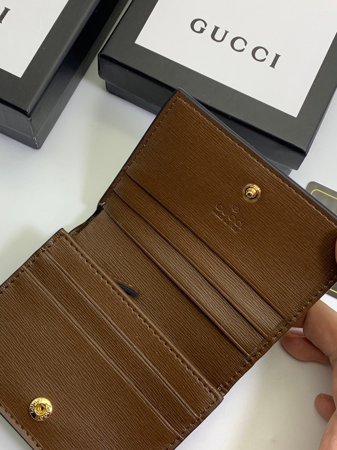 หนังแท้ GUCCI GG MARMONT WALLET / GUCCI WALLET พร้อมส่งที่ไทย กระเป๋าสตางค์รุ่นยอดนิยม งานหนังแท้ทั้งใบ ภาพสินค้าถ่ายจากงานขายจริง ใช้งานต่างประเทศได้ สวยๆ กันแล้ววันนี้ ใบนี้ must have..ค่ะ.!!