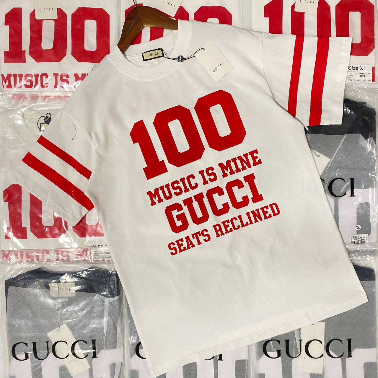 Gucci T-Shirt ภาพสินค้าจริง พร้อมส่งที่ไทย 100ปี Collection สวยยบาดใจ ผ้าเด้งงง นุ่ม ลื่นน ต้องมี !!ดาวิยังใส่ค้า เป๊ะสุดจริงๆ เสื้อยืด งานน่ารักมาก ผ้าเด้งใส่สบายมากกกก ห้ามพลาดเลยนะคะ ใส่สบายสุดๆ