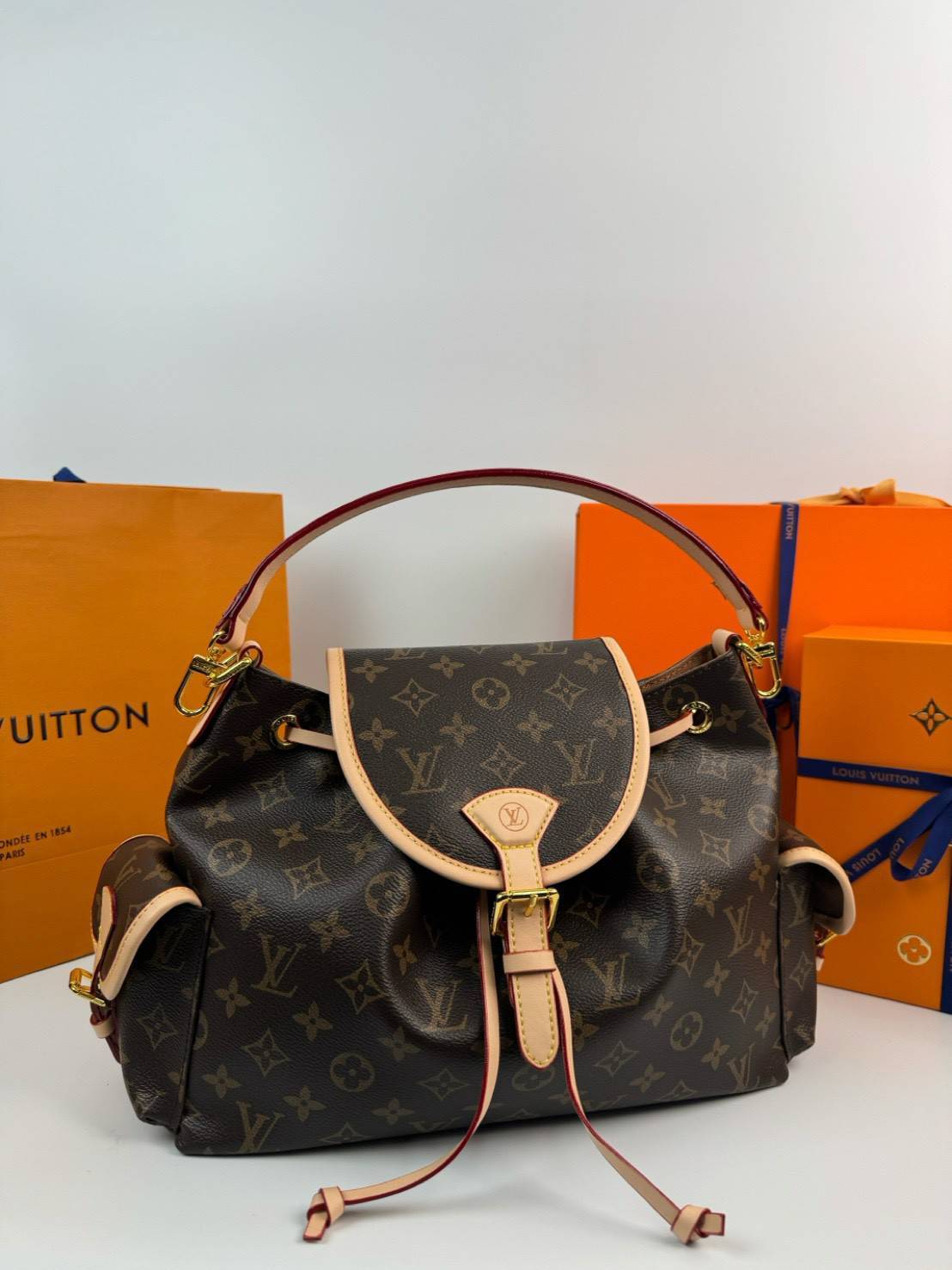 ORI หนังแท้ | LV Odyssee bag Monogram Canvas กระเป๋าสะพายดีไซน์ใหม่ คอลเลกชันประจำฤดูกาล Pre-Fall 2025 ออกแบบมาเพื่อเชิดชูมรดกล้ำค่าที่สืบทอดจากรุ่นสู่รุ่น ดีไซน์ทันสมัยใช้งานได้ทุกวัน