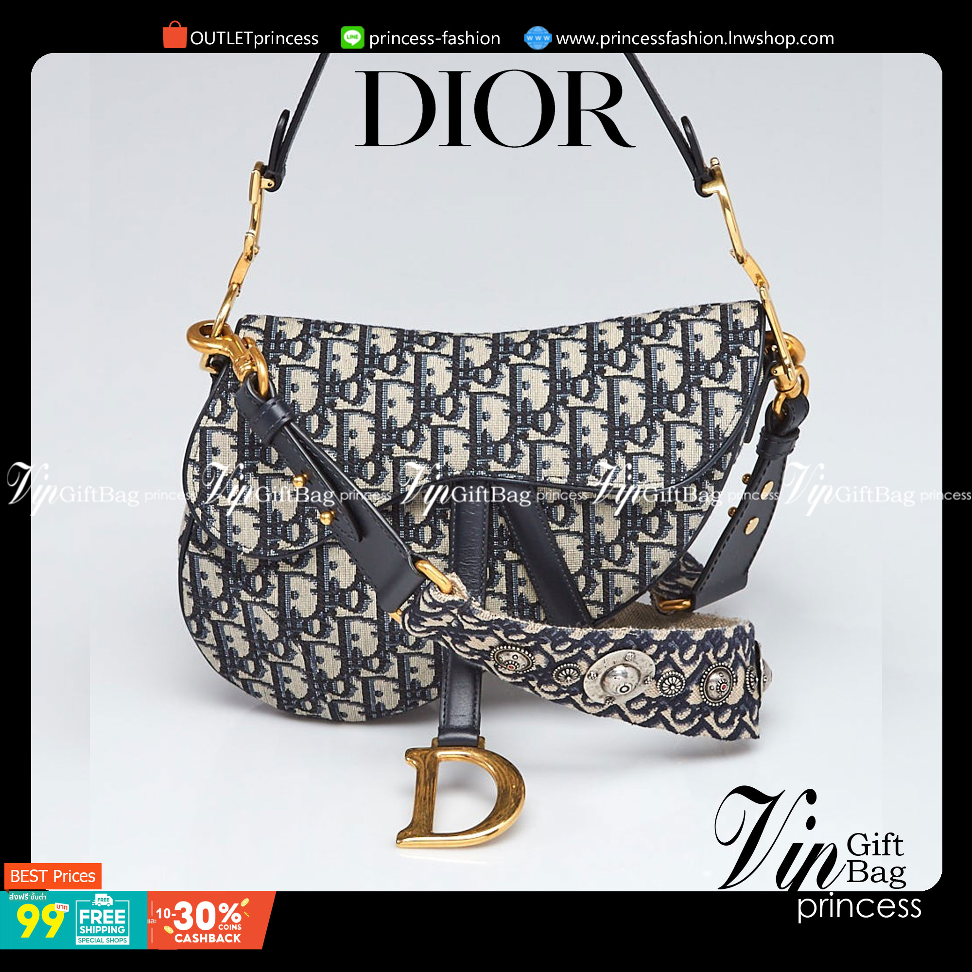 VIP GIFT CHRISTIAN DIOR Oblique Canvas Saddle Bag กระเป๋ารุ่นยอดนิยมตามแบบฉบับแบรนด์ ใช้งานได้ 2 แบบ สะพายยาว CROSSBODY และสายสั้นถือได้เก๋ๆ ลุคนี้คูลสุดๆ เลยค่าา ภาพถ่ายจากสินค้าจริง! สวยมาก พร้อมส่งที่ไทยราคาสุดคุ้ม สาวๆ ห้ามพลาดค่ะ!
