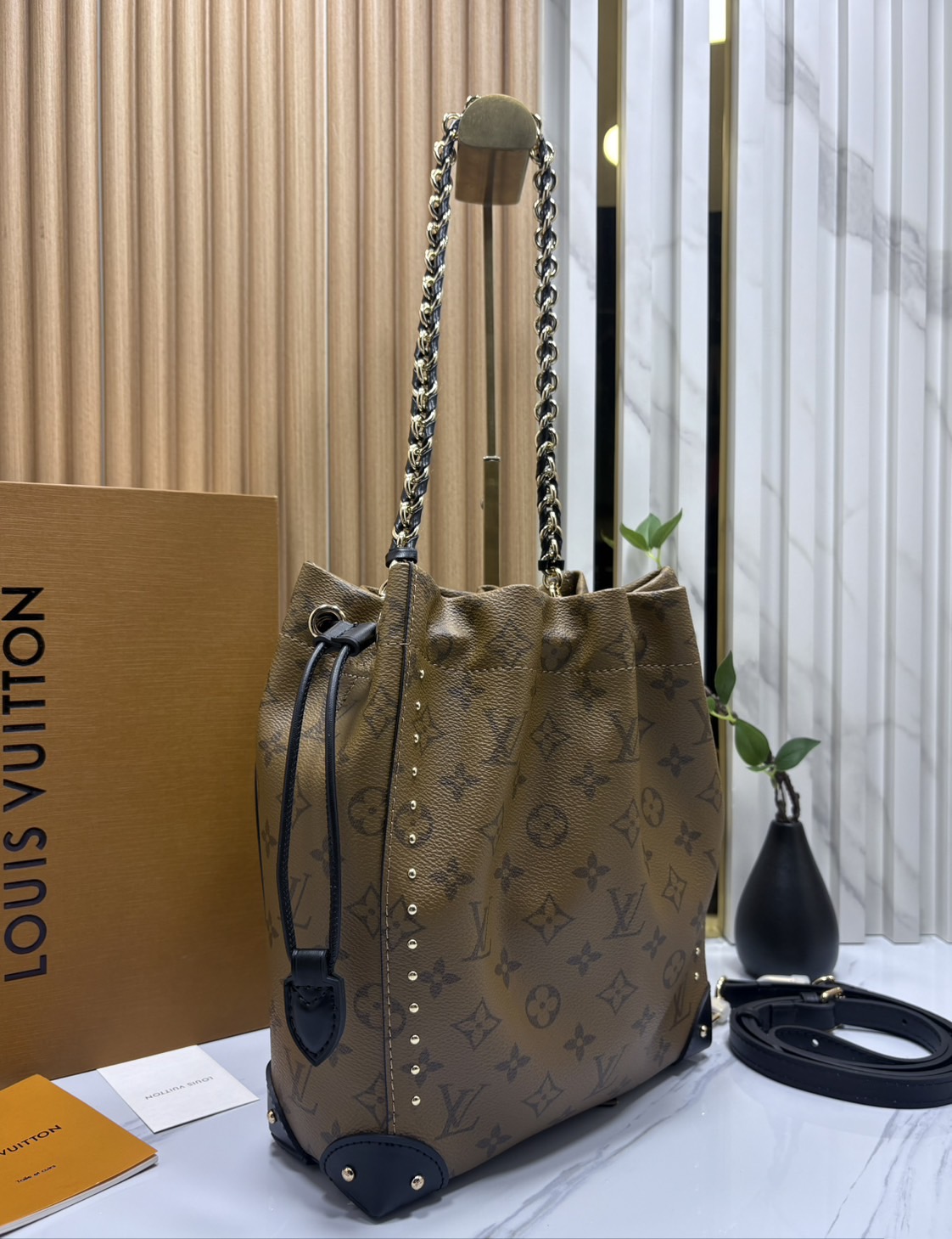 LV Noe Trunk PM bag Monogram Reverse Canvas / LV Bucket Bag กระเป๋าทรงบัคเก็ตรุ่นใหม่ล่าสุดจากรันเวย์ 2025 ใหม่พร้อมเสิร์ฟก่อนใคร แคนวาสแท้พิมพ์ลายโมโนแกรมสวยมาก