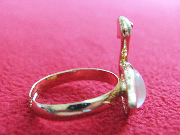 สินค้าหมดค่ะ แหวนหินมูนสโตน โรเดียมสีทอง รูปหงส์(ความรัก)ค่ะ