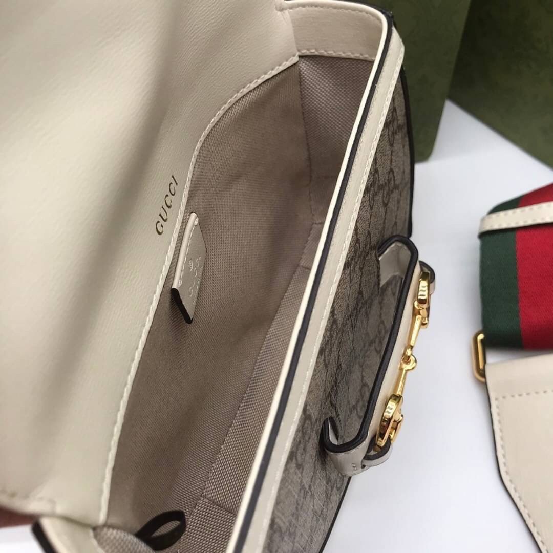 VIP GIFT 】หนังแท้ GUCCI Horsebit 1955 mini bag GG Supreme canvas ที่สุดของรุ่นที่ฮอตหนักมาก คอลเลคชั่นที่ยอดขายดีตั้งแต่วันแรกที่ลง shop ด้วยรูปทรงที่กะทัดรัด ตอบโจทย์ได้ทุกลุค ทุกไลฟ์สไตล์ ใช้งานได้ง่ายคล่องตัว เรียกได้ว่าใครไม่มีได้ยังไง สวยขนาดนี้!!