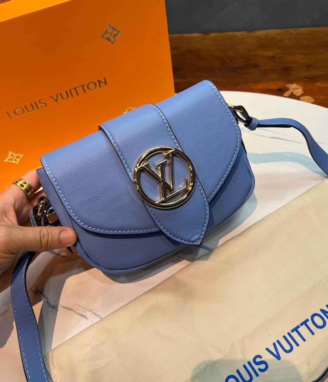 VIP 】หนังแท้ Louis Vuitton Crossbody & Shoulder Bag พร้อมส่งที่ไทย 4 สี