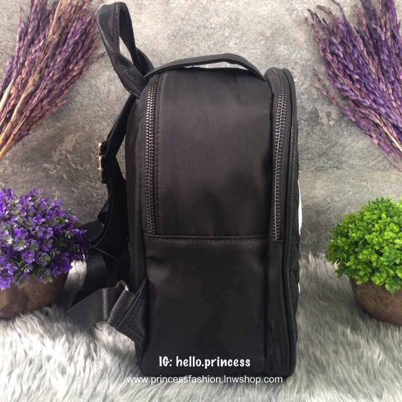 Chanel Backpack (S) กระเป๋าเป้ size mini VIP. gift ของแท้ จาก counter chanel ขนาดกำลังน่ารัก วัสดุ pu. ลายตารางหนังนิ่ม ด้านหน้ามี logo brand เปิดปิดแบบซิป แบ่ง 2 ช่องใหญ่ ภายในกว้าง ใส่ wallet ยาว, mini iPad ได้ มาพร้อมสายสะพายยาว ปรับได้ค่ะ