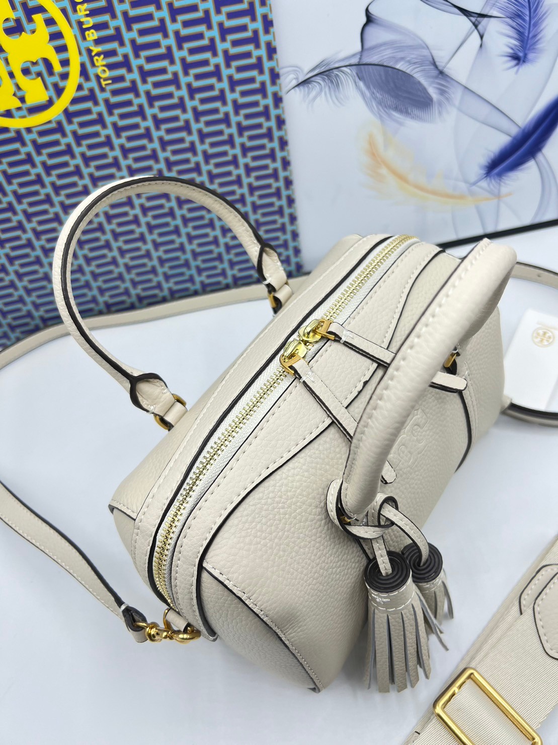 Tory Burch Thea Mini Web Satchel Crossbody Bag / Tory keepall พร้อมส่ง กระเป๋าสะพายทรงหมอนขนาดกลางกำลังน่ารัก เกรดท็อปออริจินอล