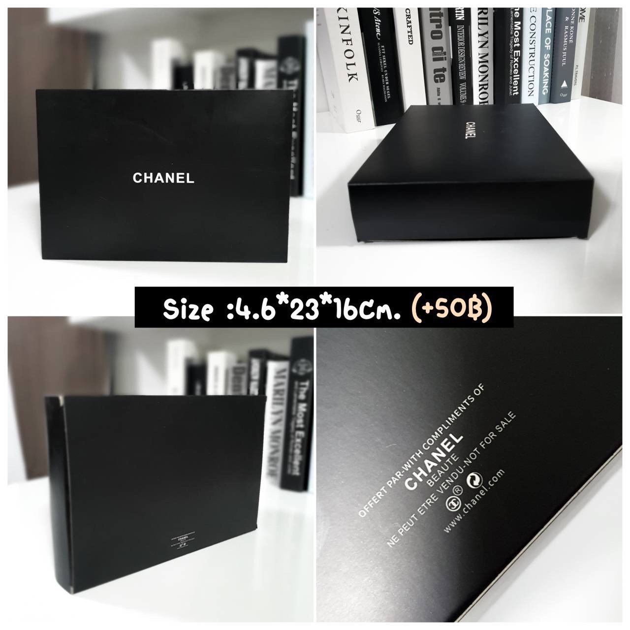 CHANEL SMALL ZIP WALLET พร้อมส่งที่ไทยแล้วค่ะ♡♡ กับ กระเป๋าสตางค์ใบสั้นรุ่นพับ แนะนำรุ่นนี้คะ งานพรีเมี่ยมกิ้ฟท์จากเค้าเตอร์ต่างประเทศ **ทรงมินิน่ารักกก หนังสัมผัสลายคาเวียร์ด้าน จากแบรนด์ CHANEL (GWP) ด้านหน้ามีโลโก้แบรนด์ CC สีทองหรู **อะไ