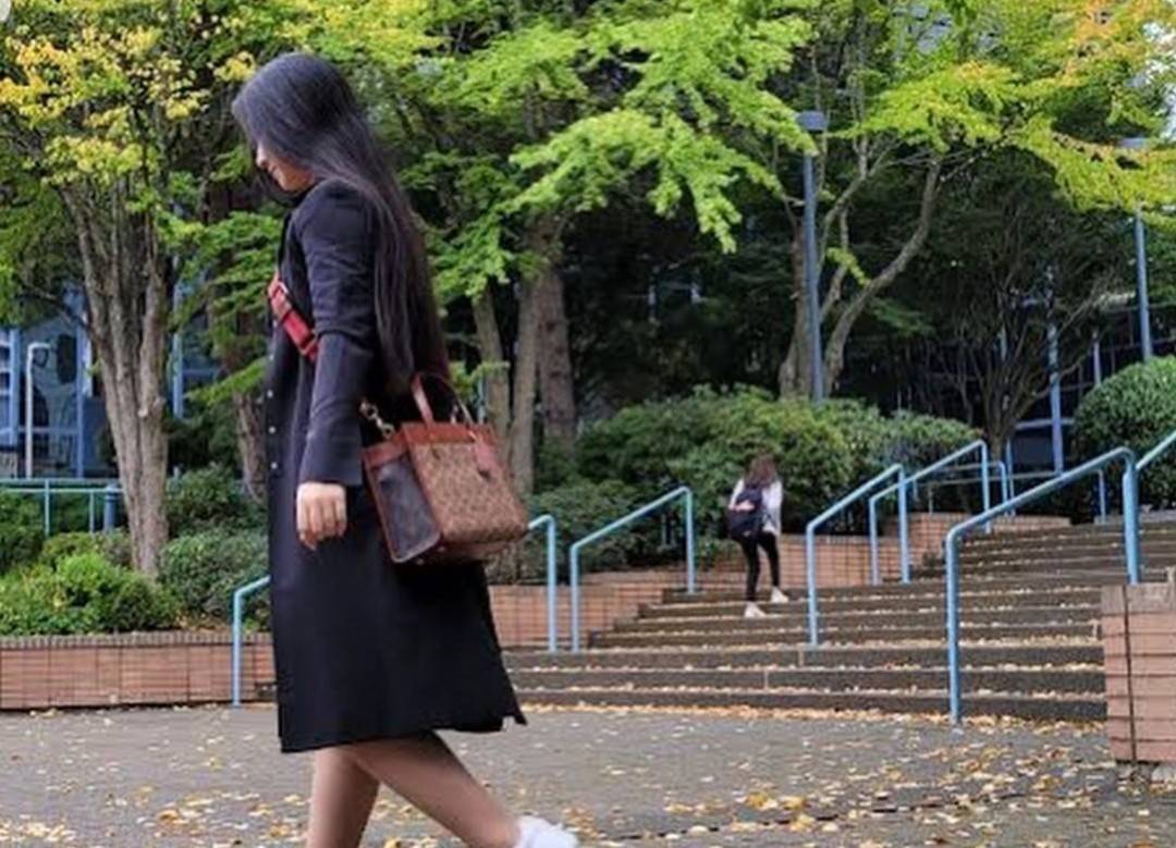 COACH FIELD TOTE 22 WITH HORSE AND CARRIAGE PRINT (C3866)ðāļāļĢāļ°āđāļāđāļēāļāļ·āļ āļāļĢāļ°āđāļāđāļēāļŠāļ°āļāļēāļĒ Unisex āļāļĢāļ TOTE āļŠāļļāļāļŪāļīāļ āļāļĩāđāļŪāļīāļāļāļąāļāļĄāļēāļāļāļąāđāļāļāļēāļĒāđāļĨāļ°āļŦāļāļīāļ// āļ§āļąāļŠāļāļļāļŦāļāļąāļāđāļāļāļ§āļēāļŠāļāļļāļāļ āļēāļ āļāļŠāļĄāļŦāļāļąāļāđāļāđāļāļĒāđāļēāļāļāļĩ āļāļĒāļđāđāļāļĢāļ āļŠāļļāļāļŠāļ§āļĒ āđāļāļāđāļāđāļāļāđāļ§āļĒāļĨāļēāļĒ C Signature āļāļĩāđāđāļāđāļāđāļāļāļĨāļąāļāļĐāļāđ// āļāđāļēāļāđāļāđāļĨāđāļāļāļ§