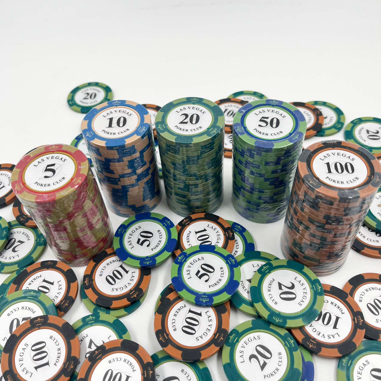 ชุดโป๊กเกอร์ชิพ 200 เหรียญพร้อมผ้าปูสีน้ำเงิน 8 คนเล่น 40x80cm. และกระเป๋า