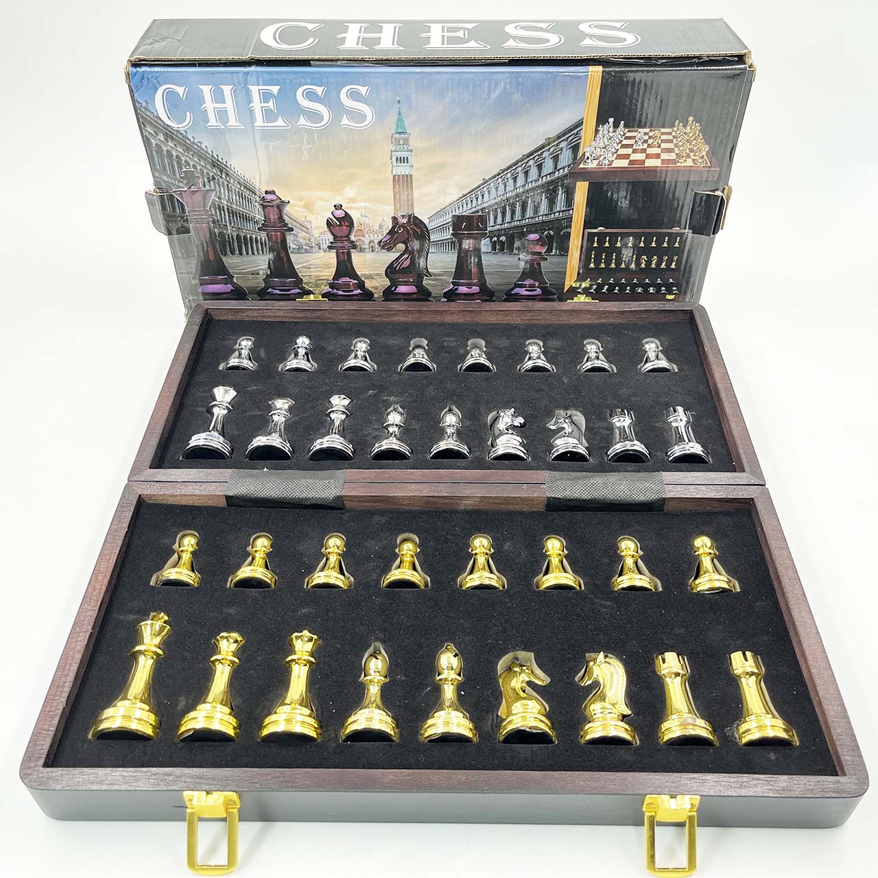 ชุดหมากรุกสากลไฮเอนตัวเหล็กสีทองและเงินขนาดกระดาน39x39 cm.