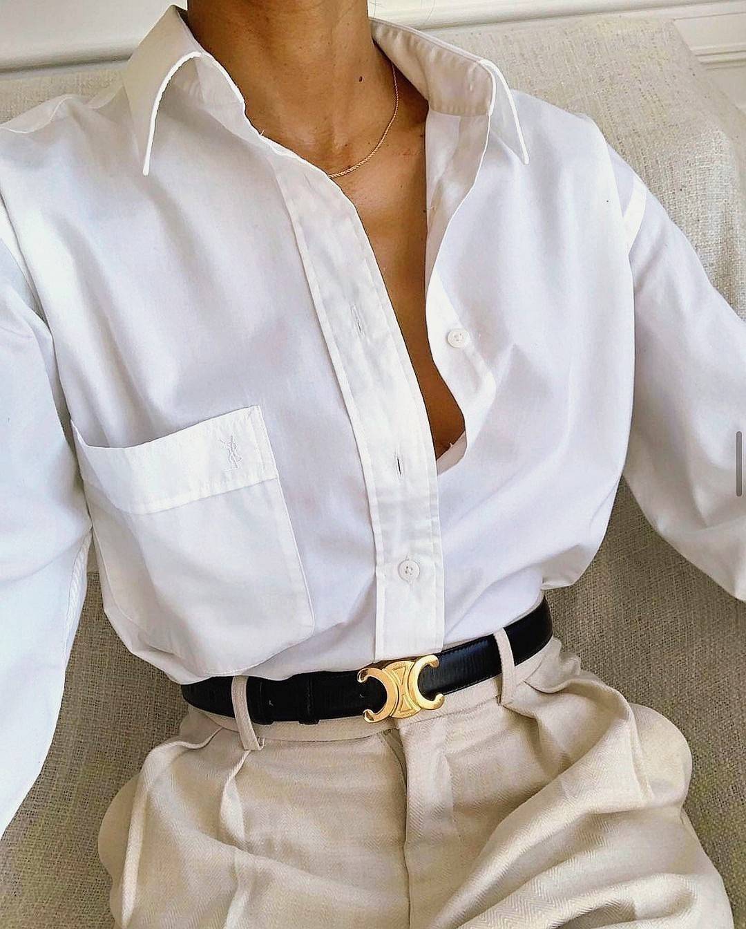 VIP 🥂 Celine Vintage Logo Leather Belt VIP เข็มขัดซีลีนใช้ได้ทั้งชายหญิง วัสดุ Calfskin หนังเรียบสวยหัวเข็มขัดโลโก้แบรนด์แบบ 3D Vintage สีทองสายปรับระดับได้ในดีไซน์เรียบหรูเข้ากับทุกลุ๊คใช้ได้ทั้งชายหญิง สินค้ามาพร้อม Original Package มีการ์ด ถุงผ