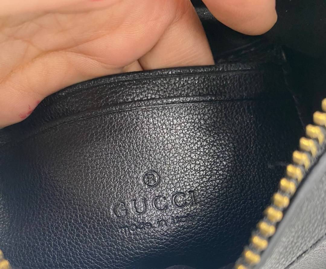 GUCCI Aphrodite small shoulder bag กระเป๋าสะพายทรงคลาสสิค ดีไซน์ย้อนยุคผสานความโมเดิร์นด้วยรูปทรงพอช ที่ใช้งานได้ทุกสไตล์ วัสดุหนังแคนวาส ทนทาน ภายในกระเป๋าเป็นช่องโล่ง