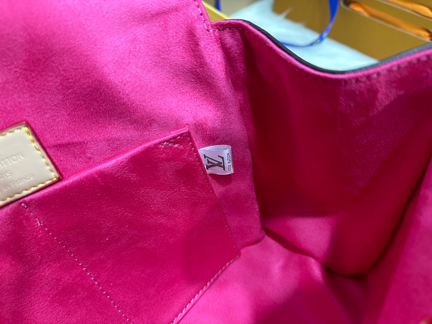 LV Cluny BB Monogram / LV Bag พร้อมส่ง กระเป๋าสะพายลายโมโนแกรมเปิดหน้า เป็นอีกรุ่นที่ขายดีมากเพราะใช้งานง่าย งานปั้มสวยเป๊ะปังตามรูป