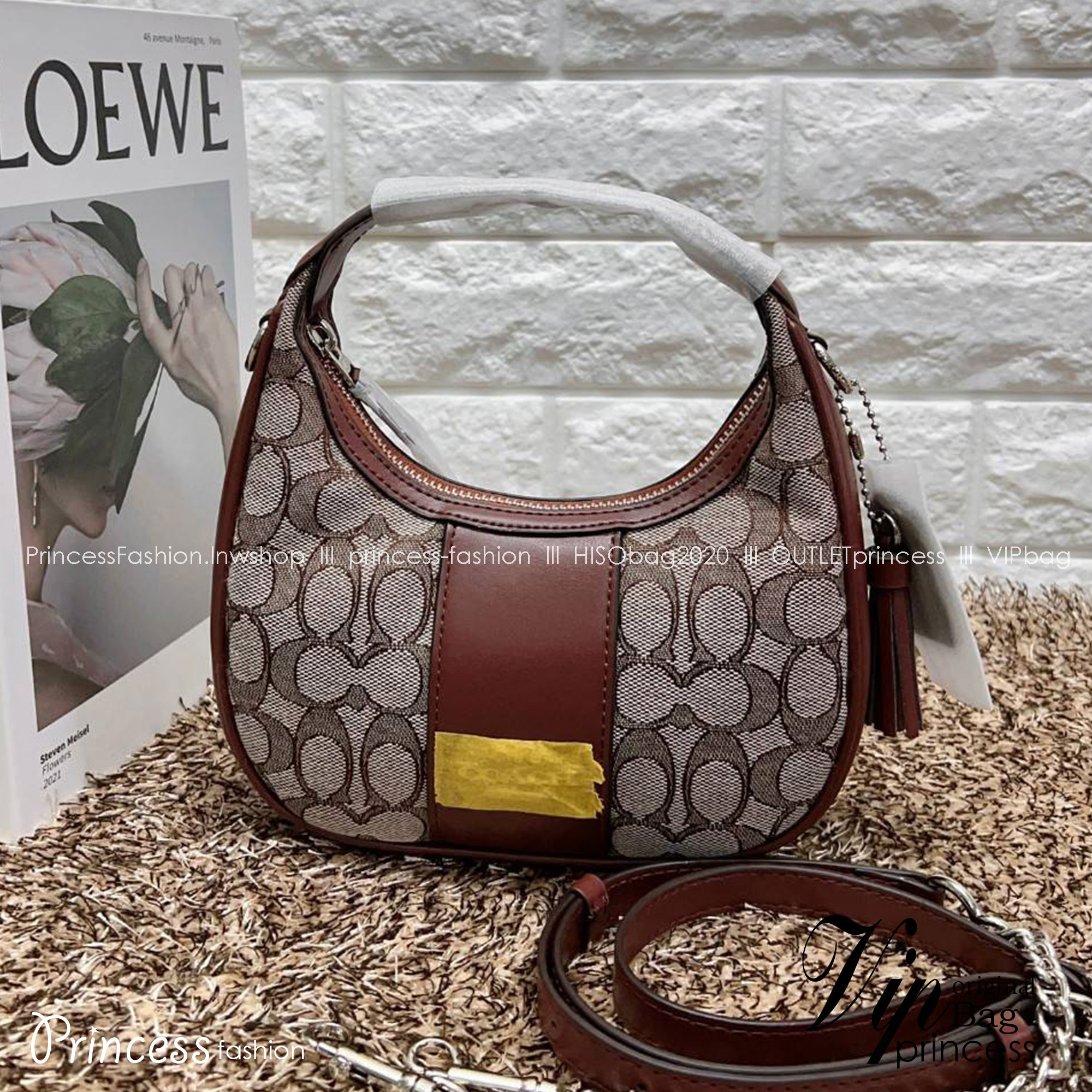 COACH CARMEN MINI CROSSBODY IN SIGNATURE JACQUARD กระเป๋ารูปทรงพระจันทร์โค้งมน น่ารักน่าใช้มากๆ!! เกรดท็อปออริ เกรดดีสุด สลับแท้ 1:1 ใช้ต่างประเทศได้