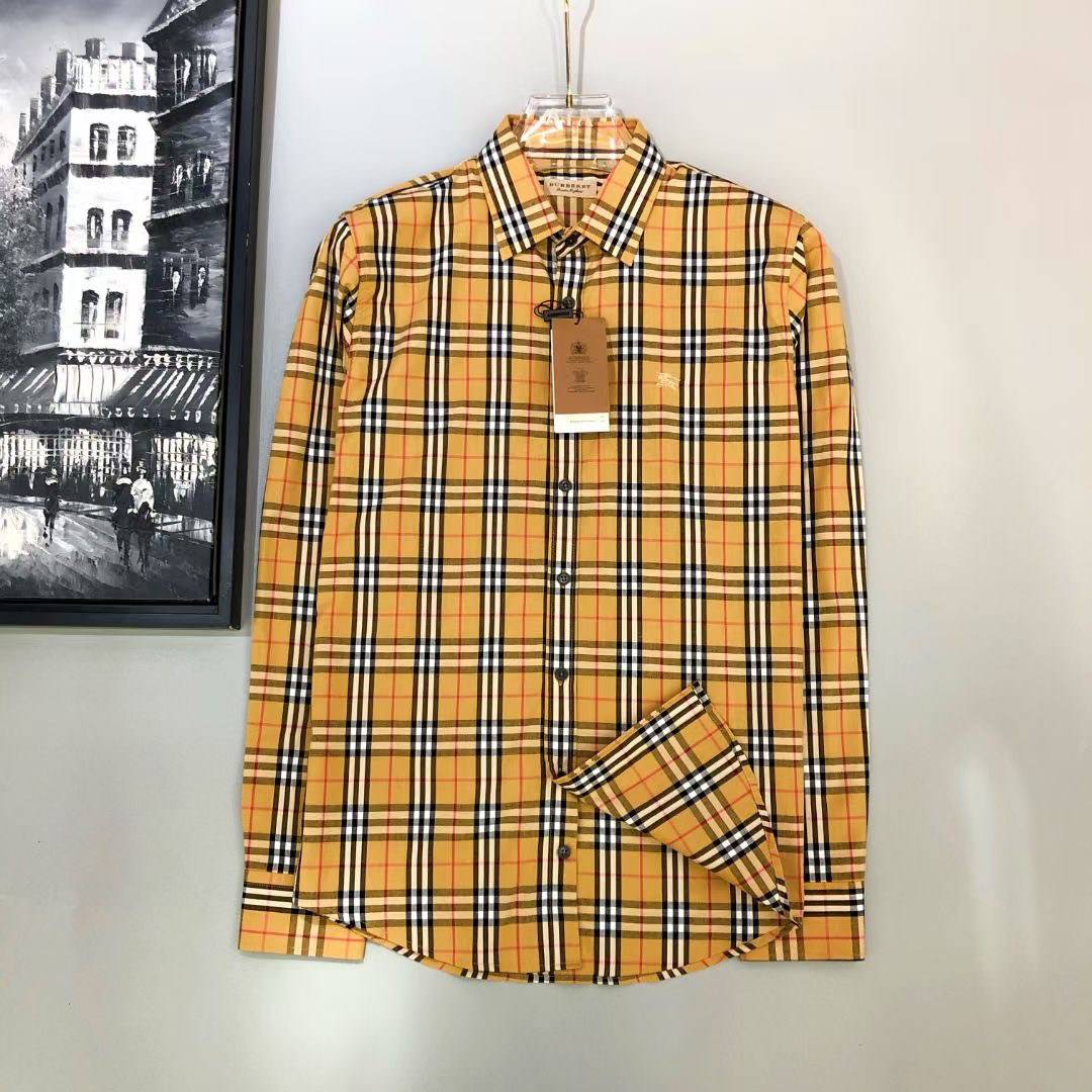 BURBERRY SHIRT / BURBERRY LONG SLEEVE VINTAGE CHECK SHIRT เสื้อเชิ้ตแขนยาวแบรนด์เบอเบอรี่ ลายสก็อตสุด classic เรียบหรู ดูดี ภูมิฐานมากๆค่ะ สินค้านำเข้าคุณภาพเทียบแท้ งานสวยเทพ เนื้อผ้าอย่างดี เป๊ะมาก รับประกันความพอใจเลยนะคะ ใส่เป็นเชิ้ตติดกระดุมเนี๊ยบๆ ห