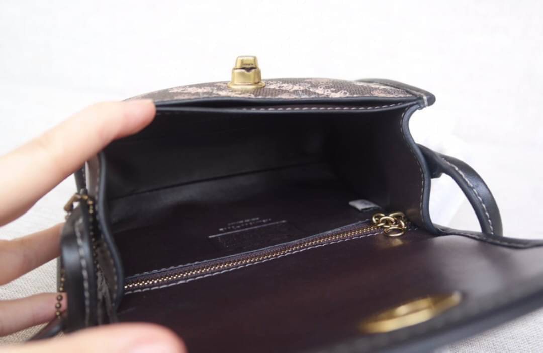 COACH Turnlock Top Handle With Horse And Carriage Print COACH Lady กระเป๋าสะพาย FM1981-144